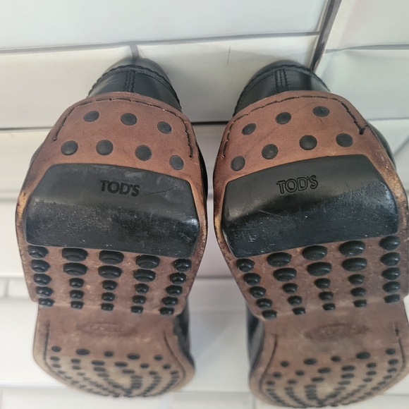 Tod’s Made In Italy Mens Black Leather Driving Loafer Slight Wedge Heel Classic - Picture 6 of 8